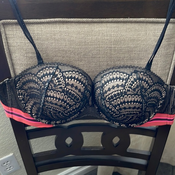 34DD VERY SEXY MULTI WAY Victoria’s Secret bra - Picture 2 of 8
